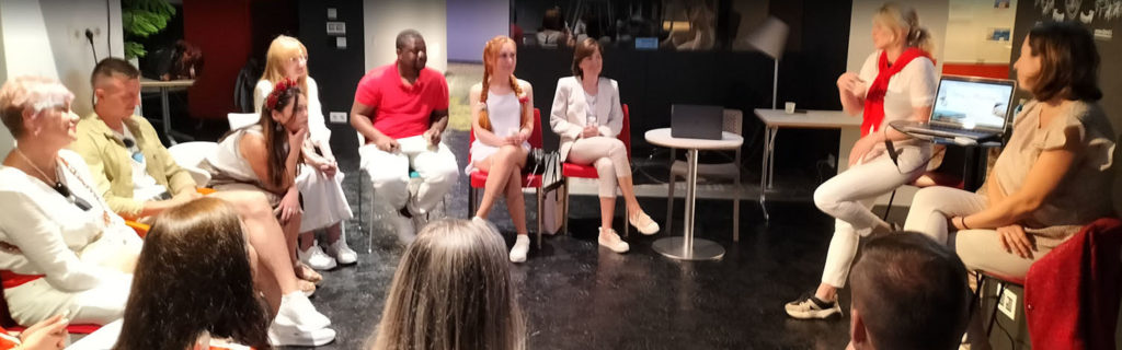 Tejiendo Vínculos: Fortaleciendo redes comunitarias frente a la soledad en personas desplazadas, refugiadas y migrantes en el Bizkaia.